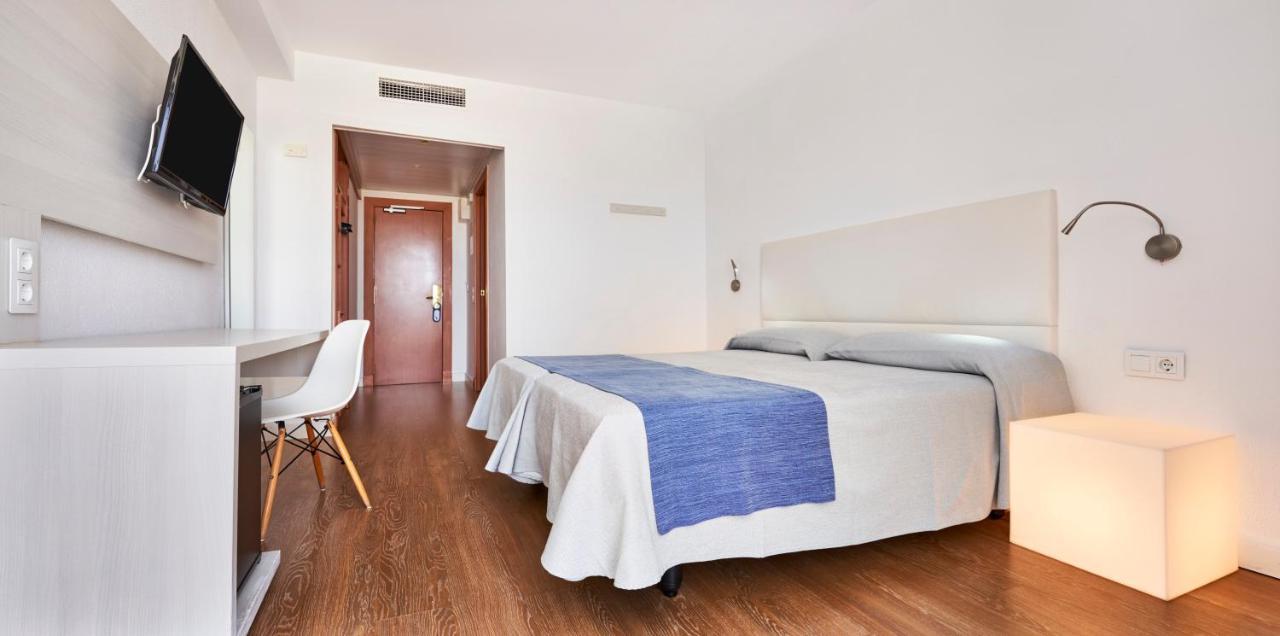 Hotel Globales Cala'N Bosch Cala en Bosch Esterno foto