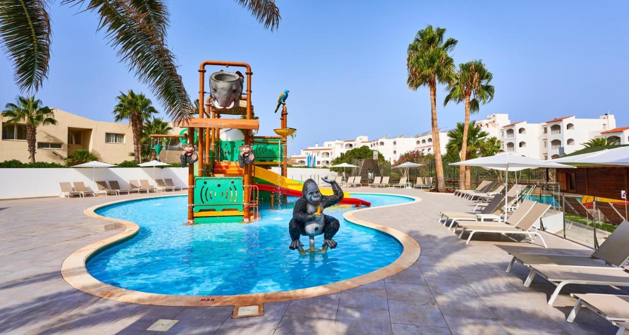 Hotel Globales Cala'N Bosch Cala en Bosch Esterno foto
